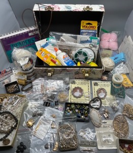lot 199 image: Extensive Huge Lot of Crafting Supplies with Beaded, Vintage Jewelry Elements, Charms & More