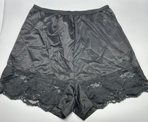 lot 250 image: Vintage VANITY FAIR Womens Black Lace Trim Slip Panty Shorts - Size 6
