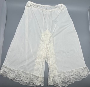 lot 310 image: Vintage Olga First Lady of Under-Fashions Nylon Pettipants Slip M Made in USA