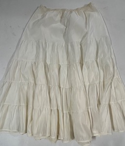lot 311 image: Vintage Barbizon Pettit-Tier Petticoat Skirt - Medium, Cream Color