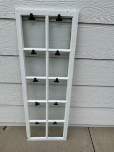 lot 326 image: Rustic White Window Pane Picture Frame with Clips