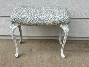 lot 341 image: Upholstered Bench with Ornate White Cast Iron Metal Legs W Eagle Claw Feet