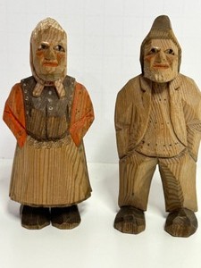 lot 330 image: Vintage Pair Folk Art Hand Carved Wood Carving Old Man and Woman Made in Sweden