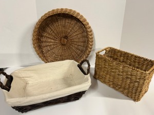 lot 363 image: Set of 3 Woven Baskets Assorted Styles and Sizes