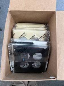 lot 139 image: Assorted OutletSwitch Covers  4-Outlet & Single Gang