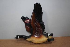 lot 2 image: Vintage Grain Belt Beer Chalkware Goose