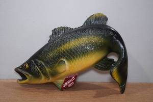lot 3 image: Vintage Grain Belt Beer Chalkware Fish