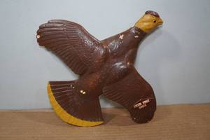 lot 4 image: Vintage Grain Belt Beer Chalkware Pheasant