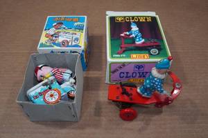 lot 6 image: Vintage Tin Toys - Ice Cream Man & Clown