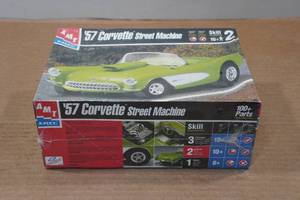 lot 12 image: Ertl AMT 57 Corvette Street Machine Model Kit