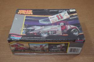 lot 13 image: Monogram Steve Kinser Sprint Car Model Kit