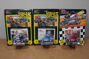 lot 18 image: 3 Racing Champion 164 Model Cars - Steve Kinser, Andy Hillenburg, Arron Berryhill