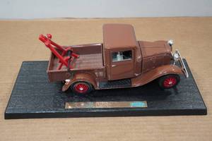 lot 20 image: Road Legends 1931 Ford Pickup Tow Truck Model
