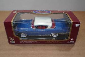 lot 25 image: Road Legends 1958 Cadillac Eldorado Seville 118 Scale Model Car