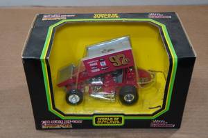 lot 26 image: Racing Champions Sprint Car 124 Scale Model Car - #97B