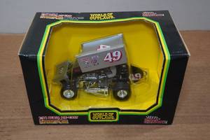 lot 31 image: Racing Champions Sprint Car 124 Scale Model Car - #49