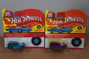 lot 38 image: 2 Hot Wheels Authentic Commemorative Replicas with Buttons