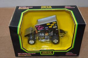 lot 42 image: Racing Champions Sprint Car 124 Scale Model Car - #2