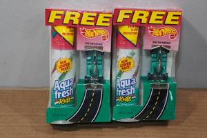 lot 45 image: 2 Hot Wheels Aqua Fresh Kids Toothpaste with Toy Cars