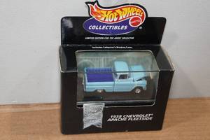 lot 50 image: Hot Wheels 1958 Chevrolet Apache Fleetside Collectible Car