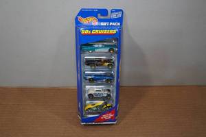 lot 59 image: Hot Wheels Gift Pack - 50s Cruisers