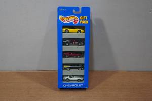 lot 81 image: Hot Wheels Gift Pack - Chevrolet