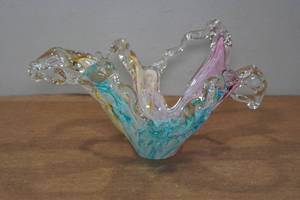 lot 112 image: Decorative Glass Piece