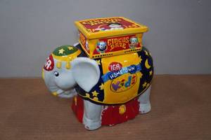 lot 114 image: IGA Hometown Kids Circus Daze Cookie Jar