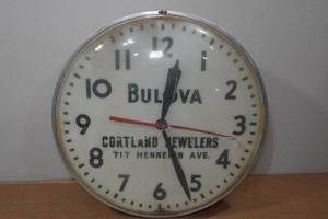 lot 128 image: Vintage Bulova Telechron Pam Style Lighted Advertising Wall Clock