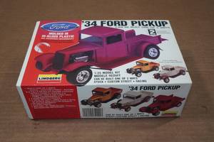 lot 133 image: Lindberg 34 Ford Pickup 125 Scale Model Building Kit