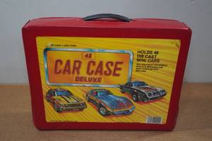 lot 145 image: 48-Car Deluxe Car Case with Cars - Hot Wheels Crash Em