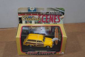 lot 148 image: Road Champs 1949 Ford Woody 143 Scale Model Car