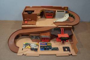 Vintage Hot Wheels City Service Center