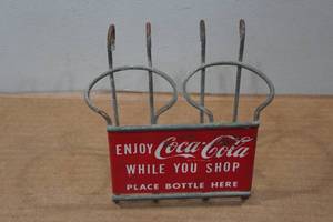 lot 171 image: Vintage Coca-Cola While Shopping Bottle Holder