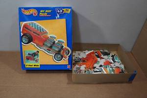 lot 174 image: Vintage Hot Wheels My Size Puzzle