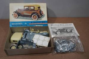 lot 194 image: Hubley Model A Victoria Metal Car Kit