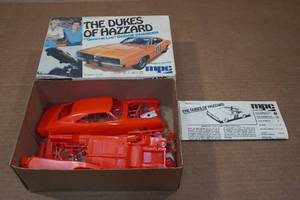 lot 196 image: MPC The Dukes of Hazzard General Lee Dodge Charger 125 Scale Model Building Kit