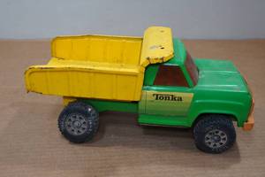 lot 205 image: Vintage Tonka Dump Truck