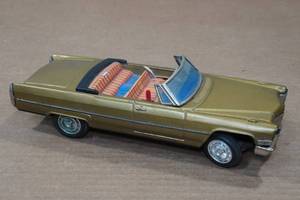 lot 207 image: Vintage Japanese Bandai Tin Battery Operated Cadillac