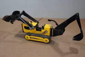 lot 210 image: Tonka Classics Trencher