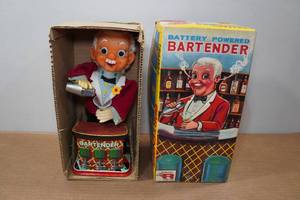 lot 236 image: Vintage Battery Powered Bartender