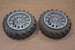 lot 249 image: Vintage Firestone Die-Cast Tractor Replacement Wheels and Tires