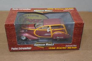 lot 260 image: Ertl American Muscle Posies Extremeliner 124 Scale Model Car