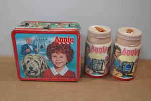 lot 268 image: Vintage Annie Metal Lunch Box with 2 Thermoses