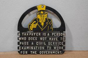 lot 273 image: Uncle Sam Novelty Sign
