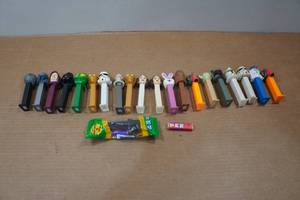 lot 294 image: Vintage PEZ Dispensers - Many Star Wars