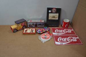 lot 295 image: Assorted Coca-Cola Collectibles