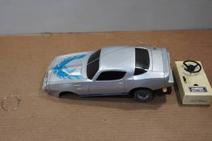 lot 296 image: La Trax RC Car - Silver Firebird
