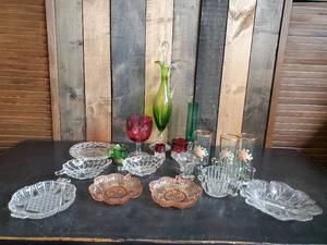 lot 27 image: Vintage Glass Lot 1904 Worlds Fair, Beautiful Red Glass, Pind Depression Glass and more