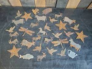 lot 57 image: Small Metal Art of Various Sizes Styles of animal cutouts